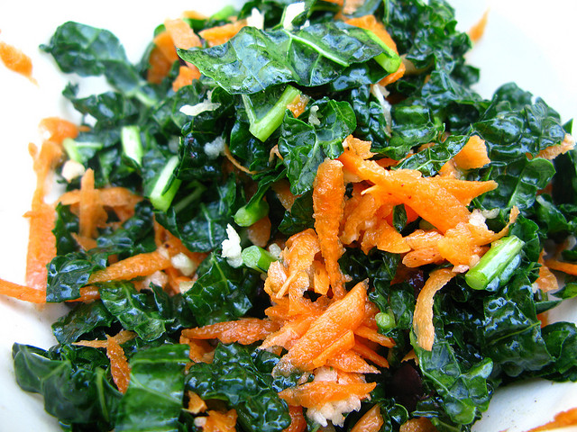 kale salad with carrots