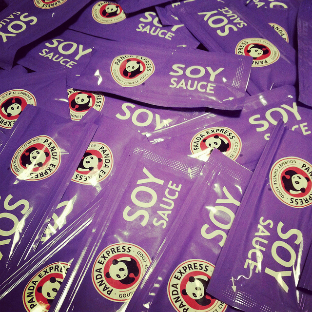 pile of soy sauce packets