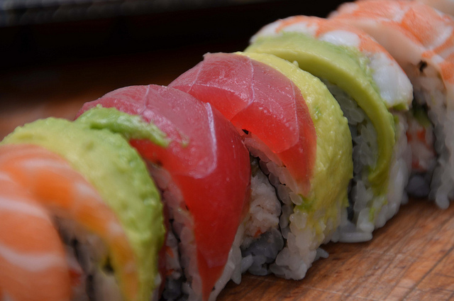 rainbow roll with tuna and salmon sushi