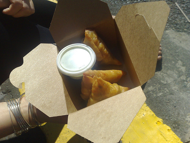 samosas takeout box