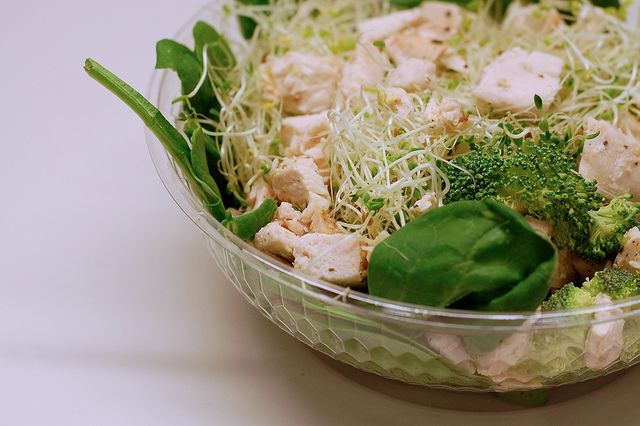 spinach salad with chicken