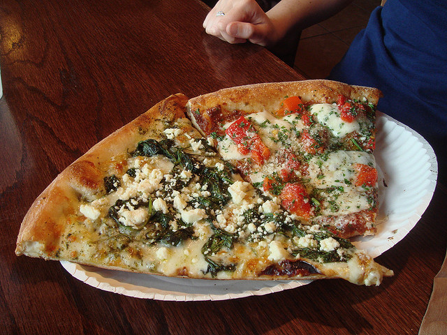 thin crust vegetarian pizza