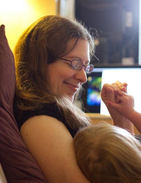 breastfeeding mother at the office